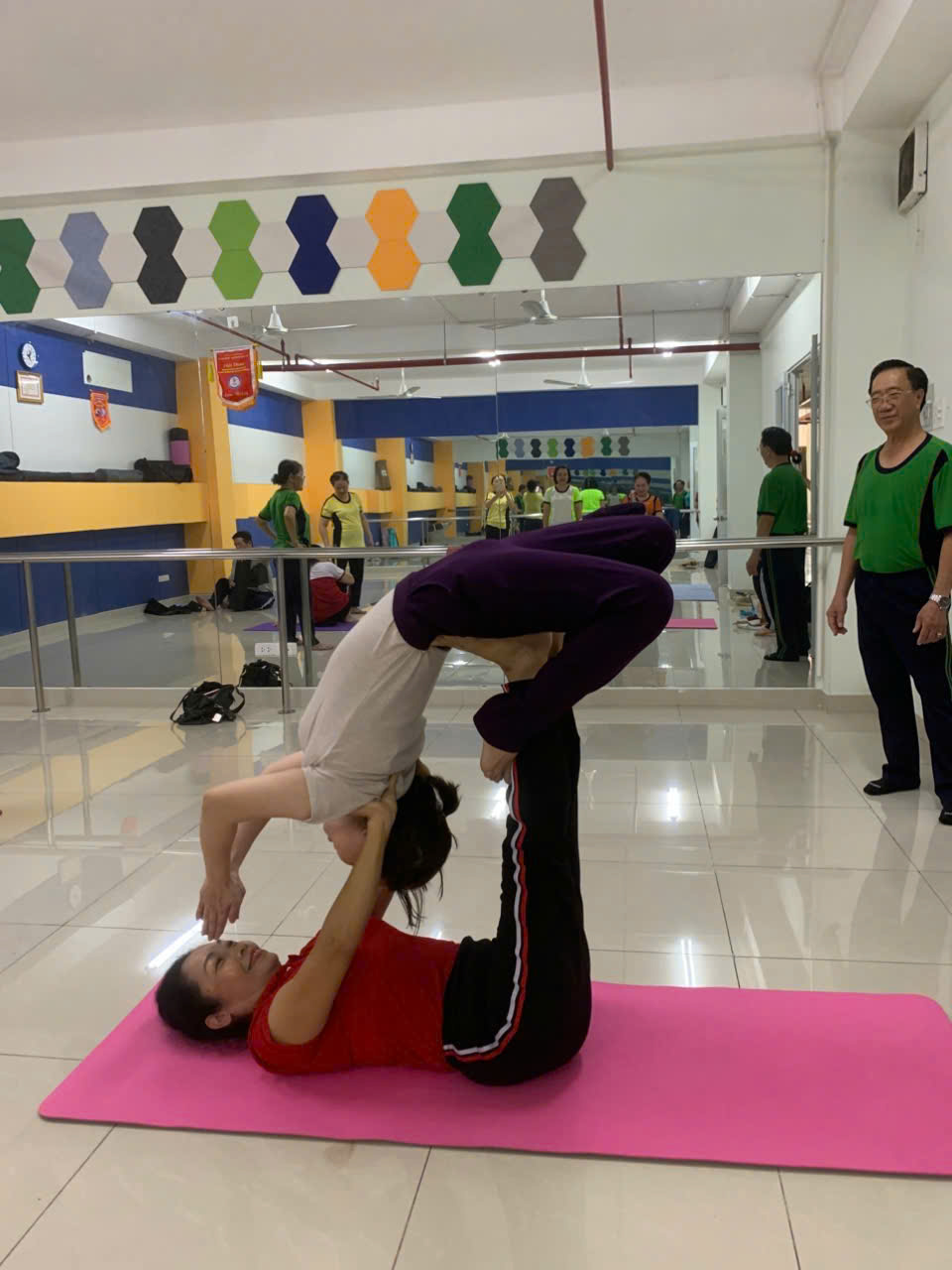CLB Yoga Sống Khỏe 1 (Ca Sáng) tại Cung Văn Hóa Lao Động Cơ Sở Bình Trưng
