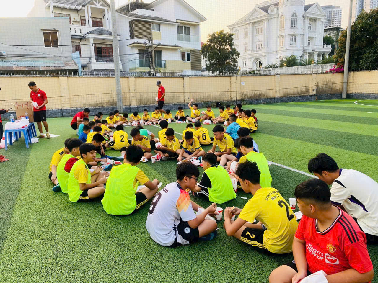 CLB Bóng Đá & Giao Hữu Phong Trào hình ảnh 2