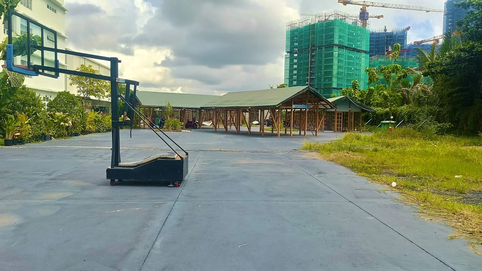 Sân quảng trường hội chợ