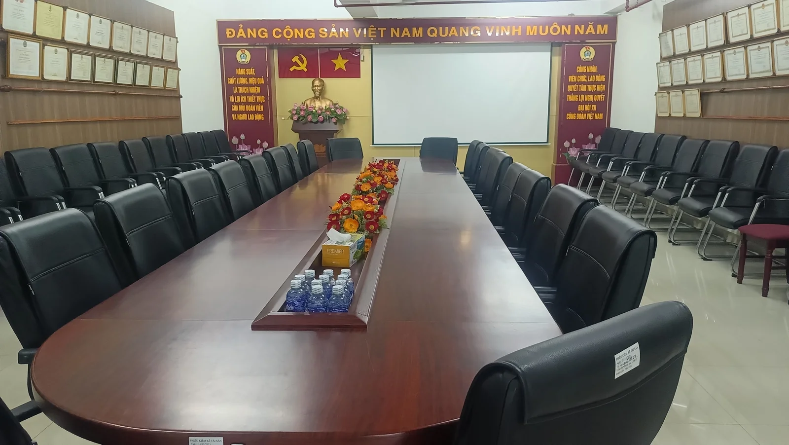 Phòng họp bàn chữ U VIP