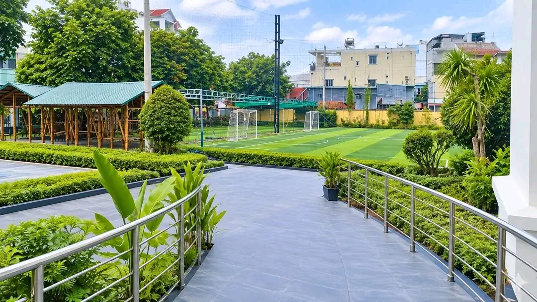 Sân bóng đá cỏ nhân tạo