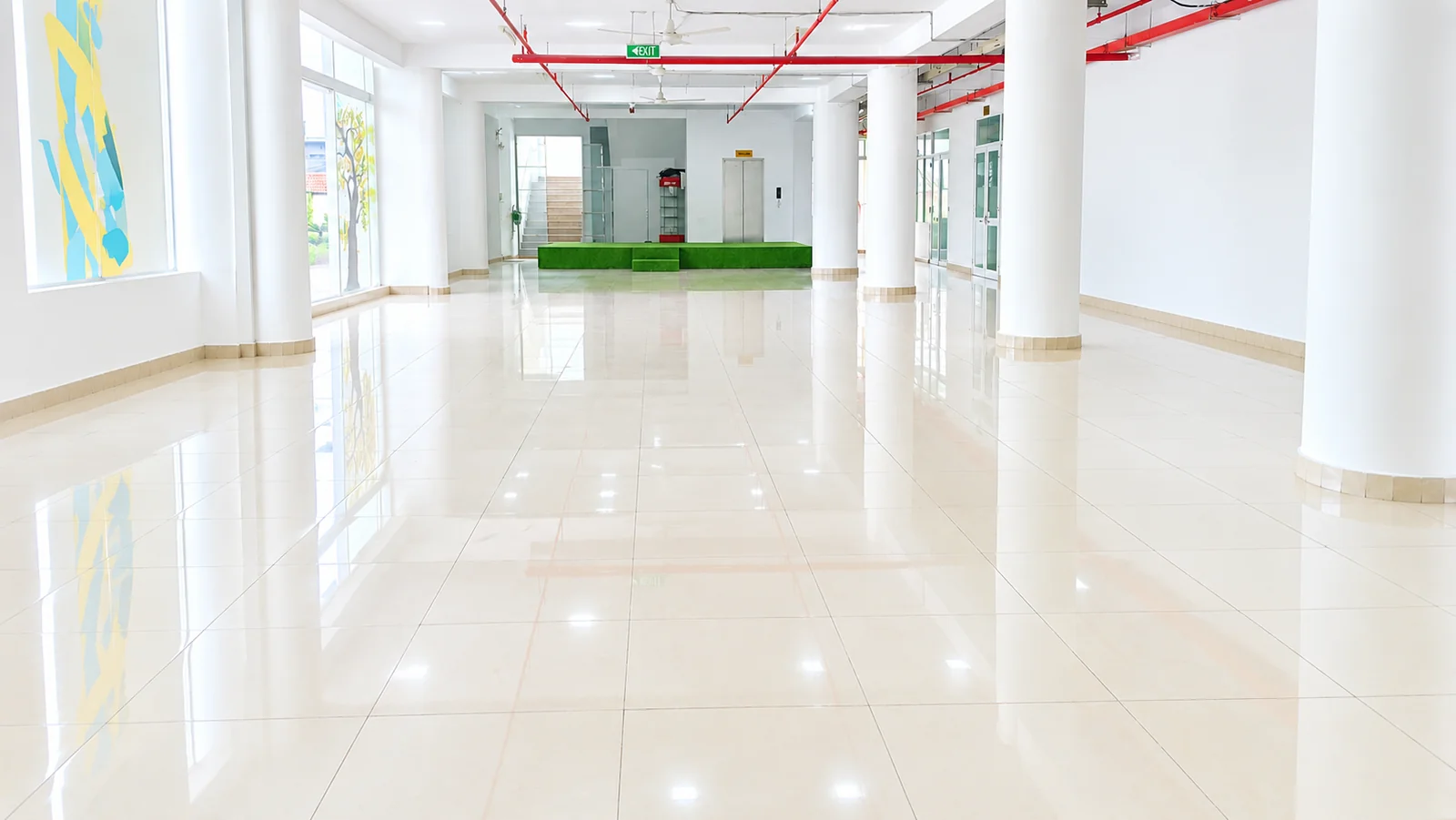 Sảnh Triển Lãm Tầng Trệt